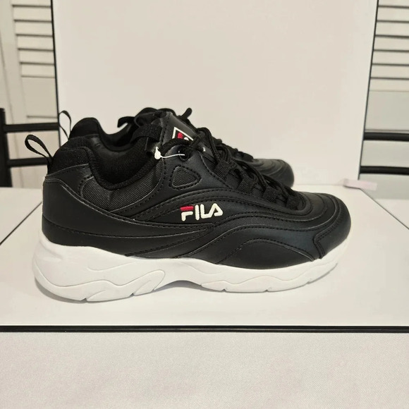 Fila Shoes - FILA Black Classic Sneakers – Stylish Comfort for Everyday Wear